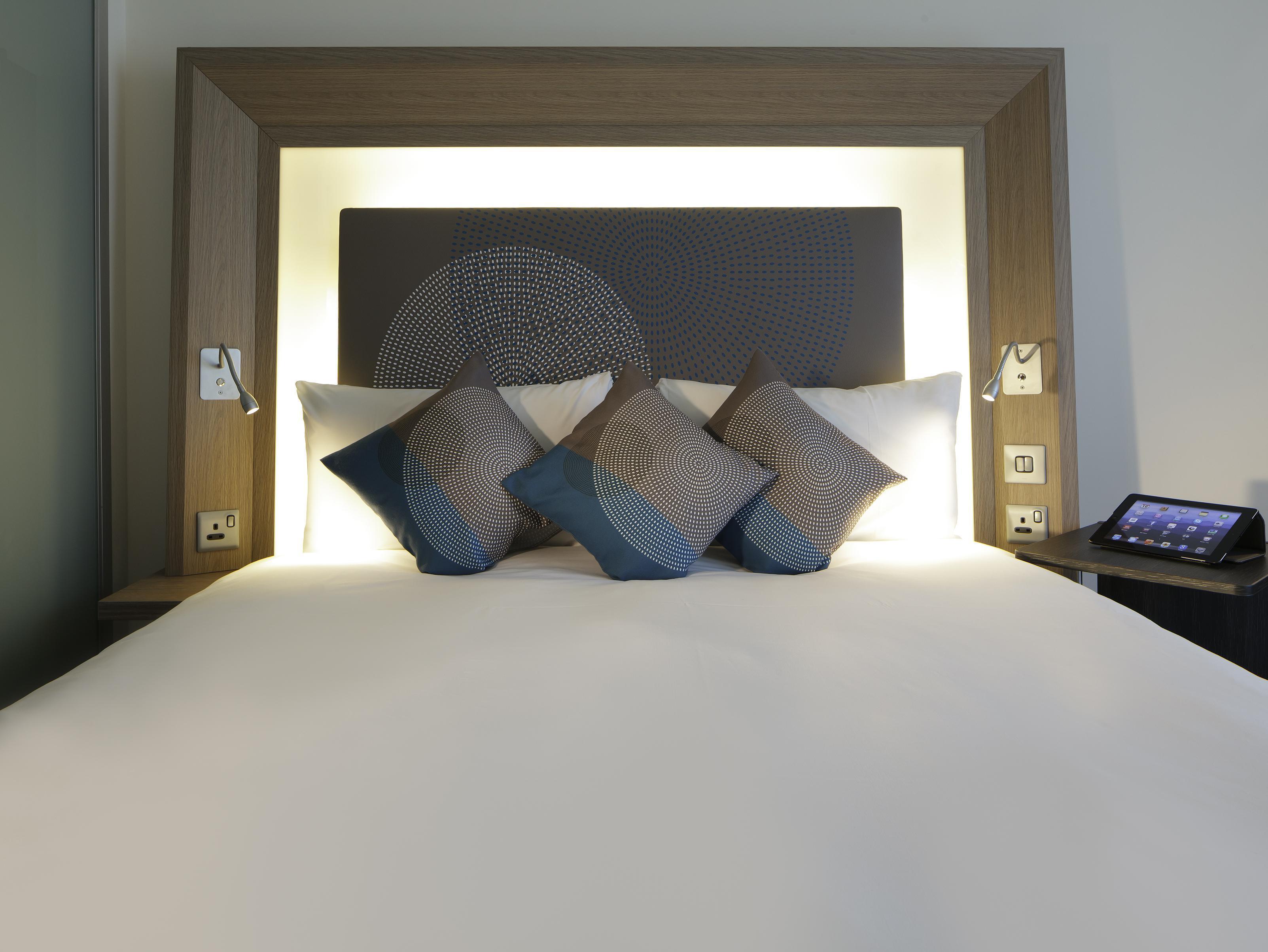 Novotel London Брентфорд Екстериор снимка