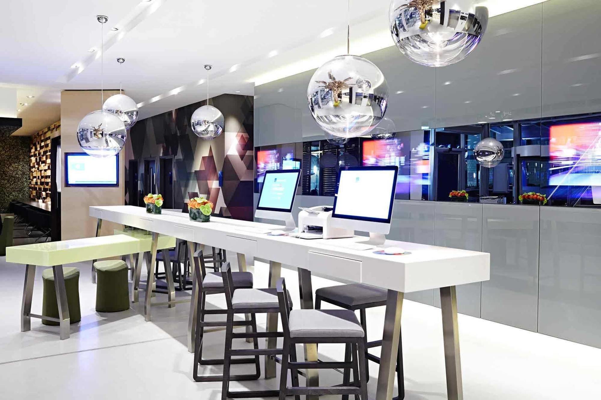 Novotel London Брентфорд Екстериор снимка